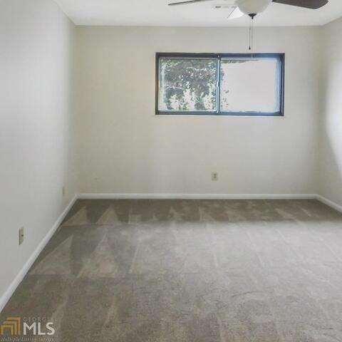Building Photo - 291 Country Club Dr