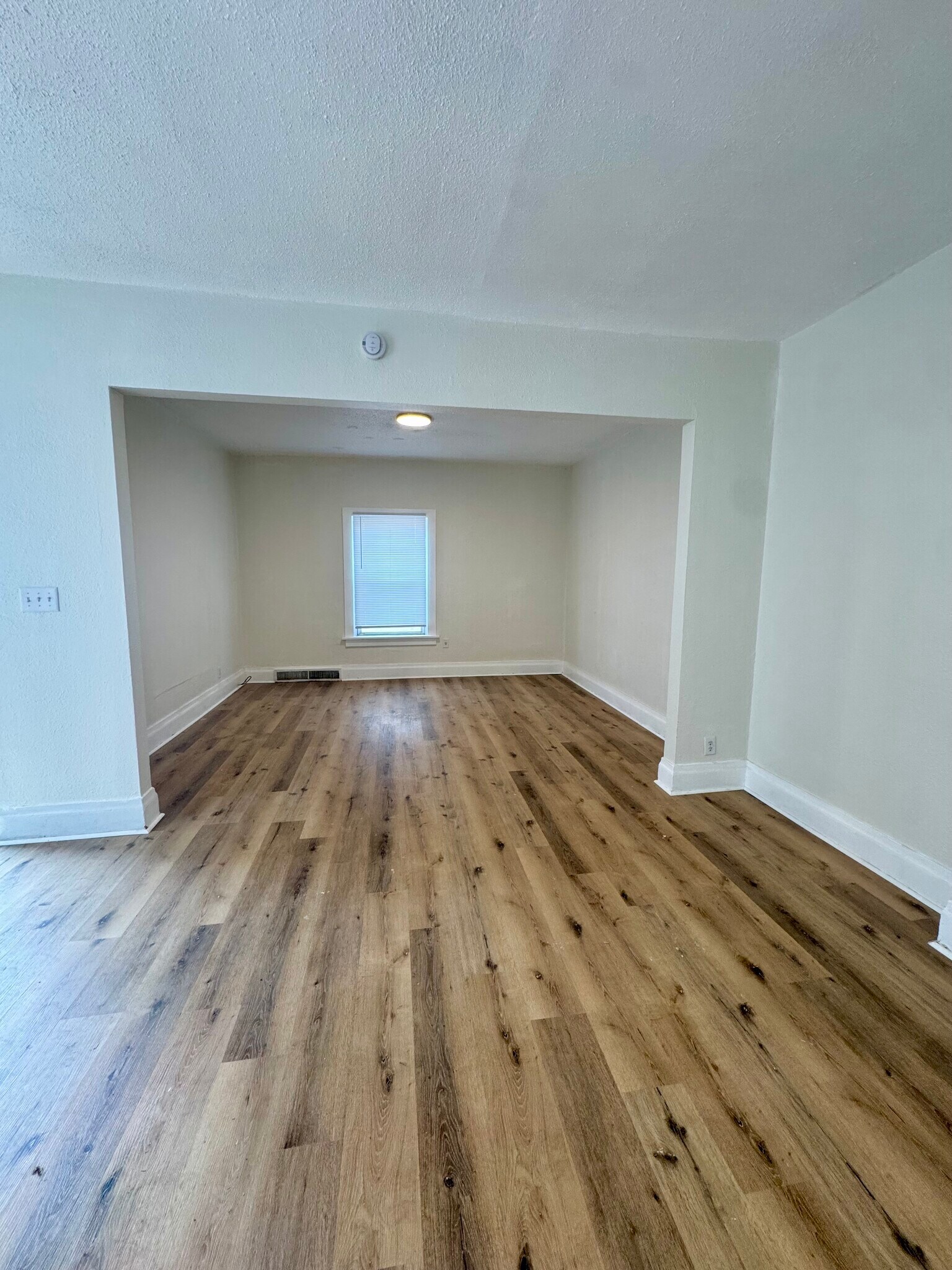 Building Photo - 1047 12th St