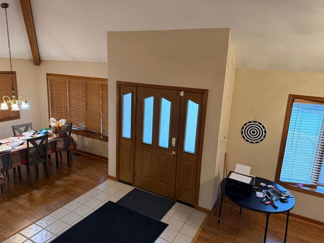 Building Photo - 229 Shea Dr