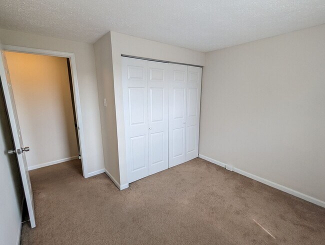 Building Photo - 1390 David Ln