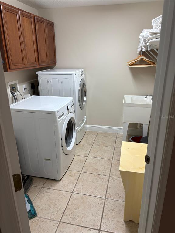 Building Photo - 9718 Pineola Dr