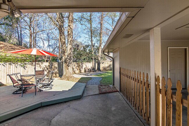 Building Photo - 4047 Country View Dr