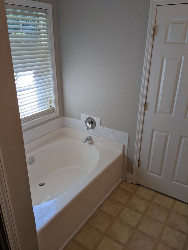 Building Photo - CABARRUS COUNTY-HIGHLAND CREEK 4 BEDROOM/2.5 BATH