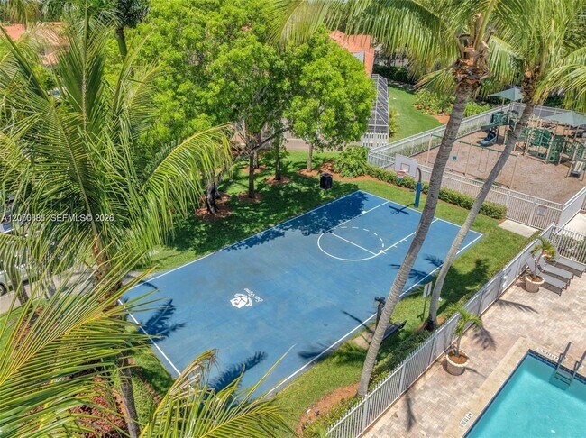 Building Photo - 800 Sorrento Dr