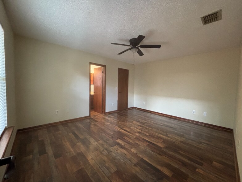 Building Photo - 3830 Windridge Ct