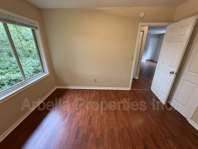 Building Photo - 103 Beech St