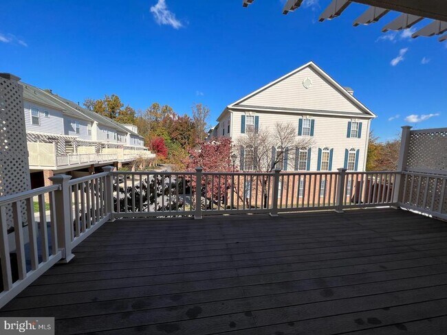 Building Photo - 15808 Buxton Pl