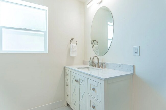 Building Photo - 343 E Coatsville Ave