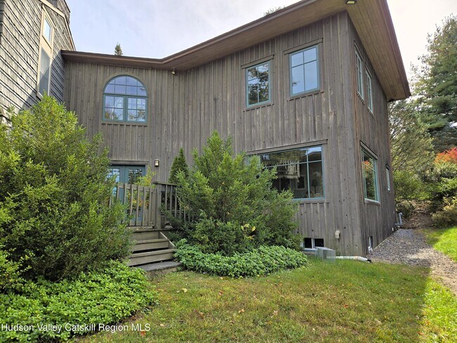 Primary Photo - 84 Highland Rd