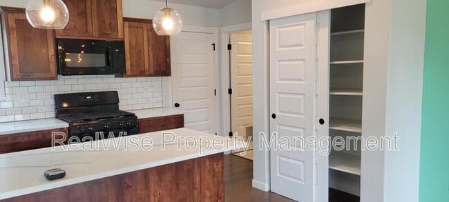 Building Photo - 1775 Daffodil Ln