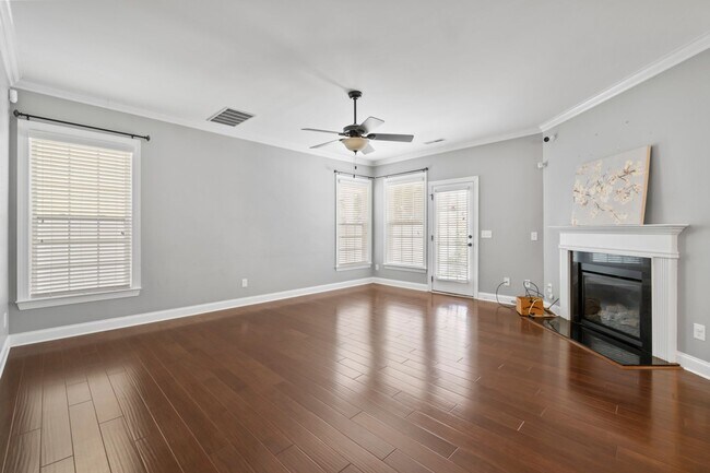 Building Photo - Stunning rental home in beautiful Ardrey Crest