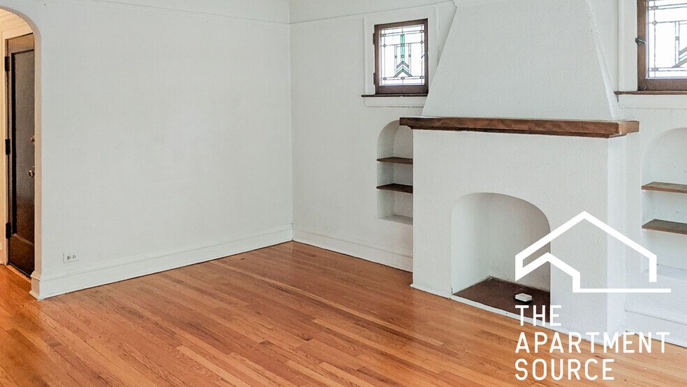 Building Photo - 2611 W Berwyn Ave
