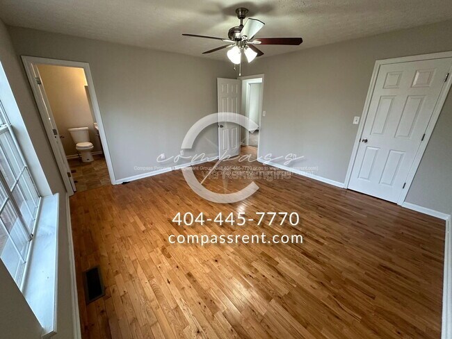 Building Photo - 484 Rustin Dr