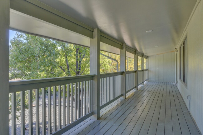Building Photo - 3 bedroom, 2 bath home in Yavapai Hills