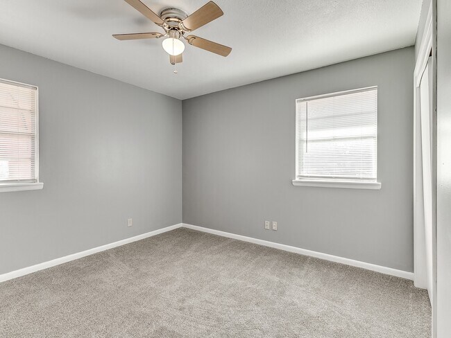 Building Photo - 316 W Bass Ave