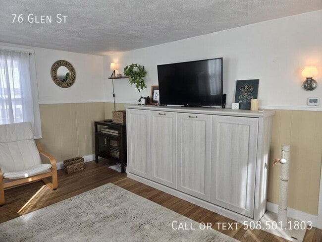 Building Photo - 76 Glen St