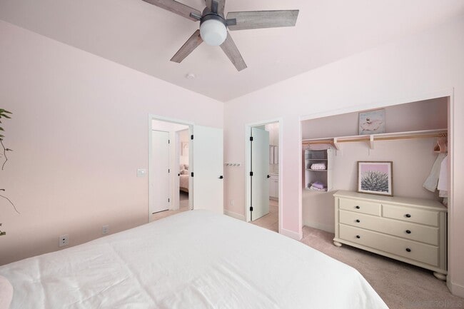 Building Photo - 8850 Weston Rd