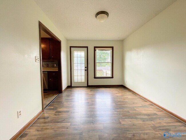 Building Photo - 112 Hazelwood Dr