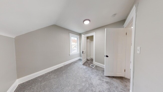 Building Photo - Old Brooklyn Area - 3 Bedroom Single Famil...