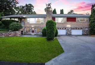 Building Photo - Spacious 4 Bedroom House in Spokane Valley!