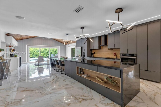 Building Photo - 13540 SW 98th Ct