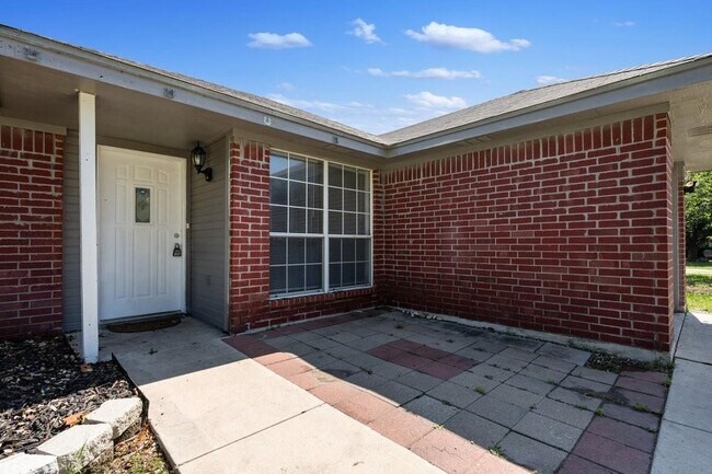 Building Photo - 4601 W Creek Cir