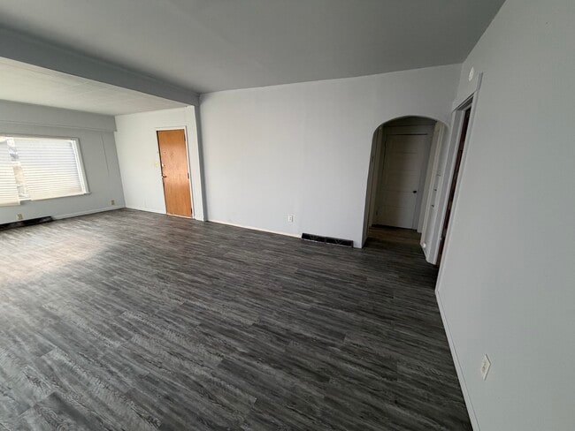 Building Photo - 716-B Robinson-