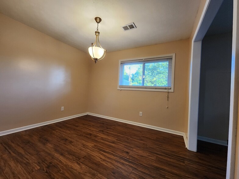 Building Photo - 6515 Forrest Rd