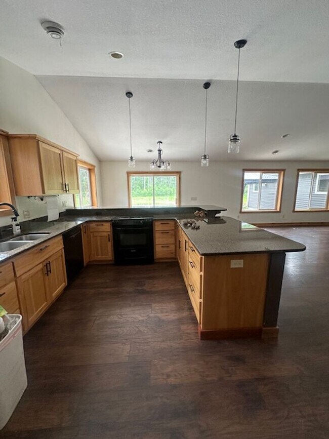 Building Photo - 4 Bed, 2 bath Single Family Home - Pillager
