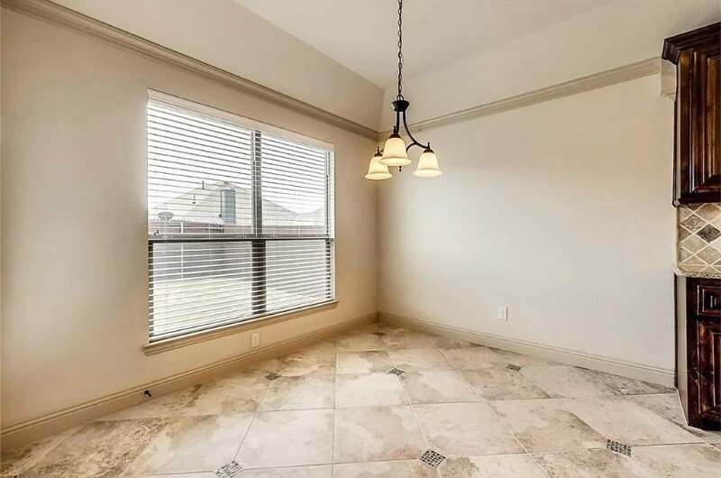 Building Photo - 820 Lake Meadow Ln
