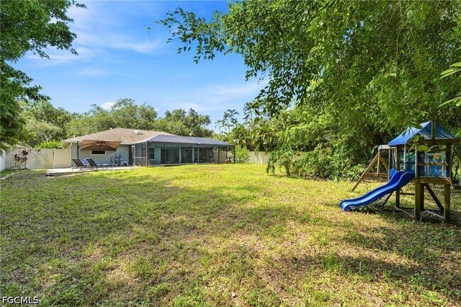 Building Photo - 18918 Cypress View Dr