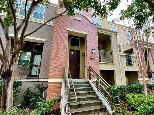 Primary Photo - Stunning 2 Bedroom/2.5 Bath Furnished Town...