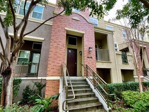 Building Photo - Stunning 2 Bedroom/2.5 Bath Furnished Town...
