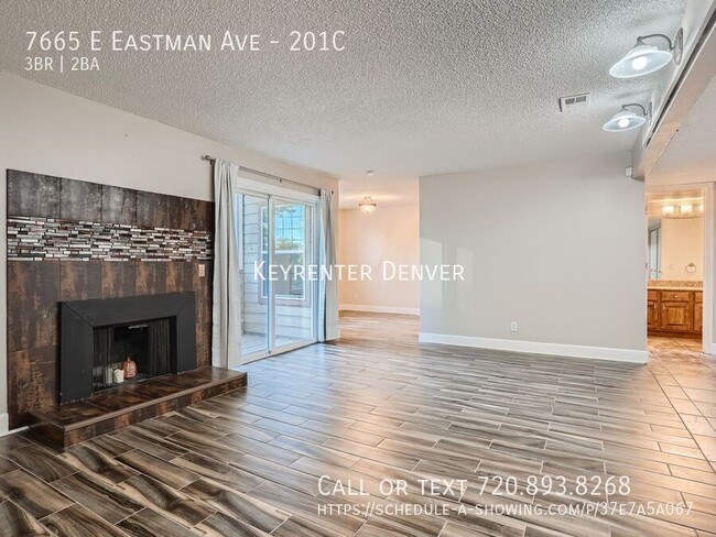 Building Photo - Charming 3-Bed, 2-Bath Condo with Prime Lo...