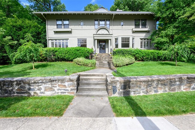 Primary Photo - 25 Highbrook Ave