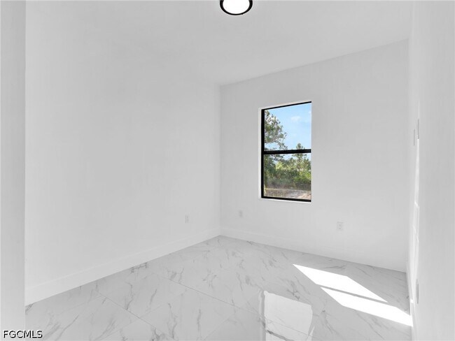 Building Photo - 3417 8th St SW