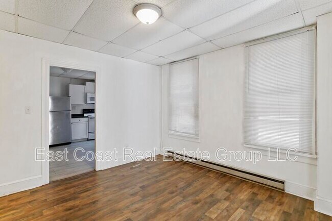 Building Photo - 207 N Mulberry St
