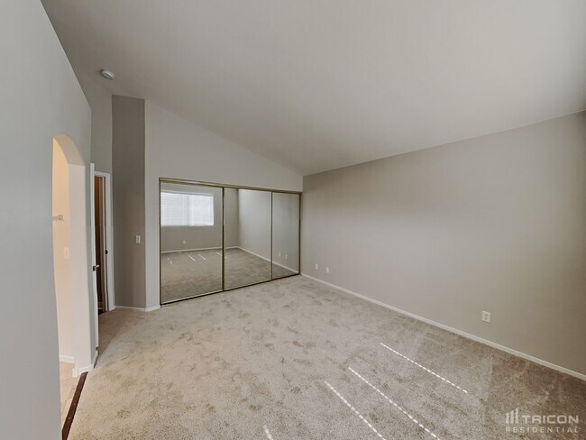 Building Photo - 2704 Purple Root Dr