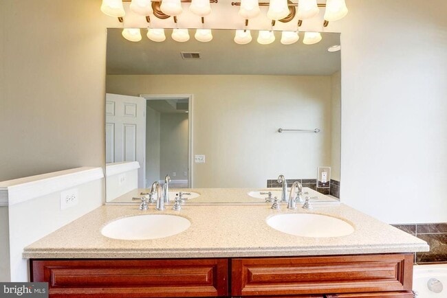 Building Photo - 14580 Crossfield Way