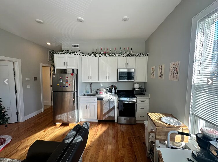 Building Photo - 1619 Tremont St