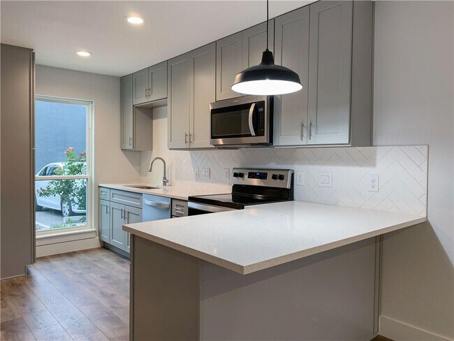 Building Photo - 3812 Southway Dr