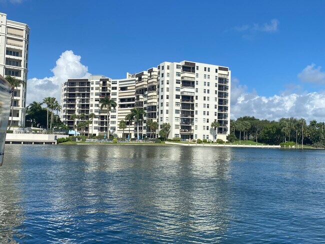 Building Photo - 2900 NE 14th Street Causeway