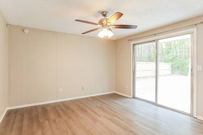 Building Photo - 10918 Key Coral Dr