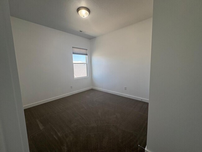 Building Photo - 6354 Upland View Dr