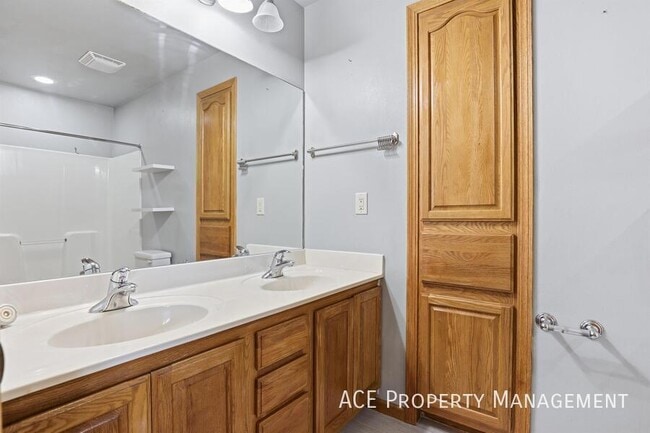 Building Photo - 6950 Manchester St