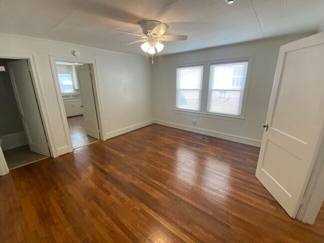 Building Photo - Renovated Walltown Duplex - Walk to Duke / 9th St Etc!