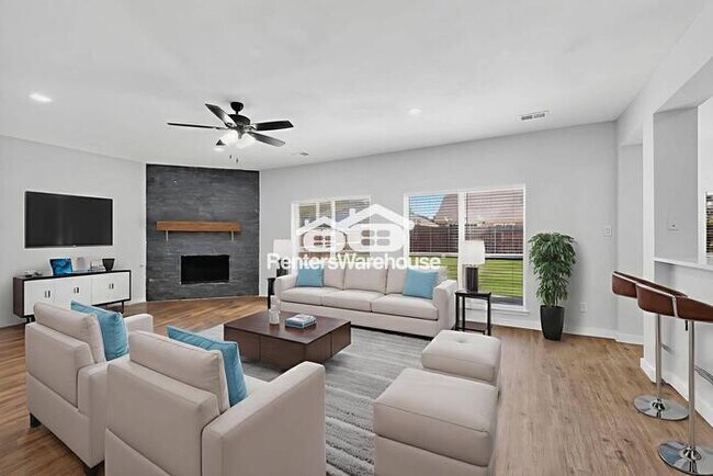 Building Photo - MOVE IN READY Denton Home
