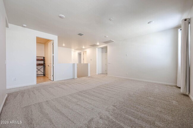 Building Photo - 14090 W Old Oak Ln