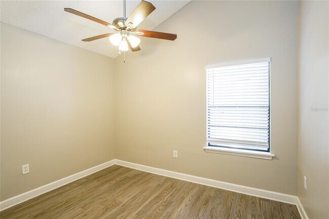 Building Photo - 5007 Swallow Dr