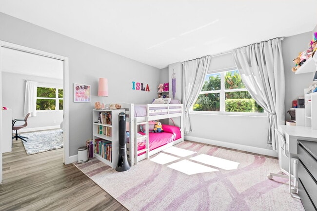 Building Photo - 1881 Middle River Dr